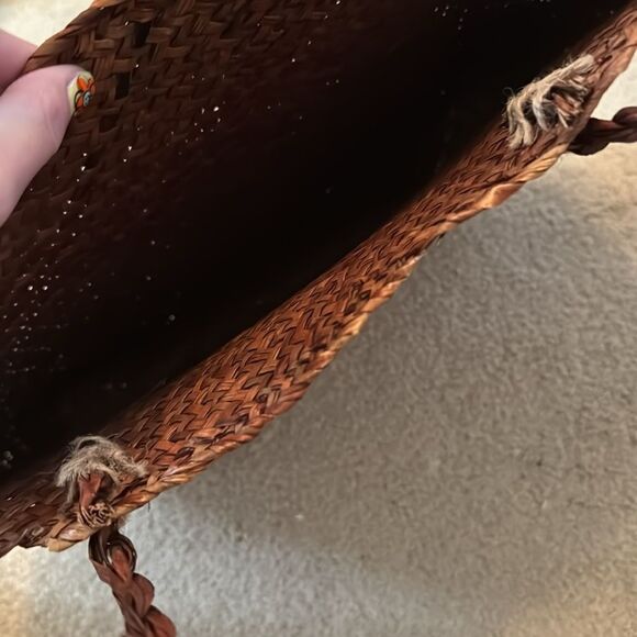 Woven brown tote new - Picture 3 of 4